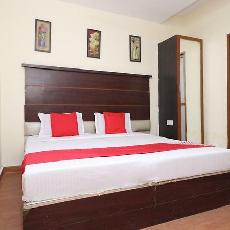 Oyo 29852 Hotel Golden View Abadpura Экстерьер фото