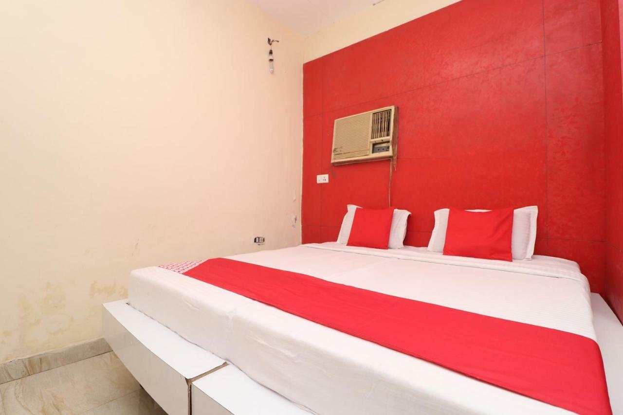 Oyo 29852 Hotel Golden View Abadpura Экстерьер фото