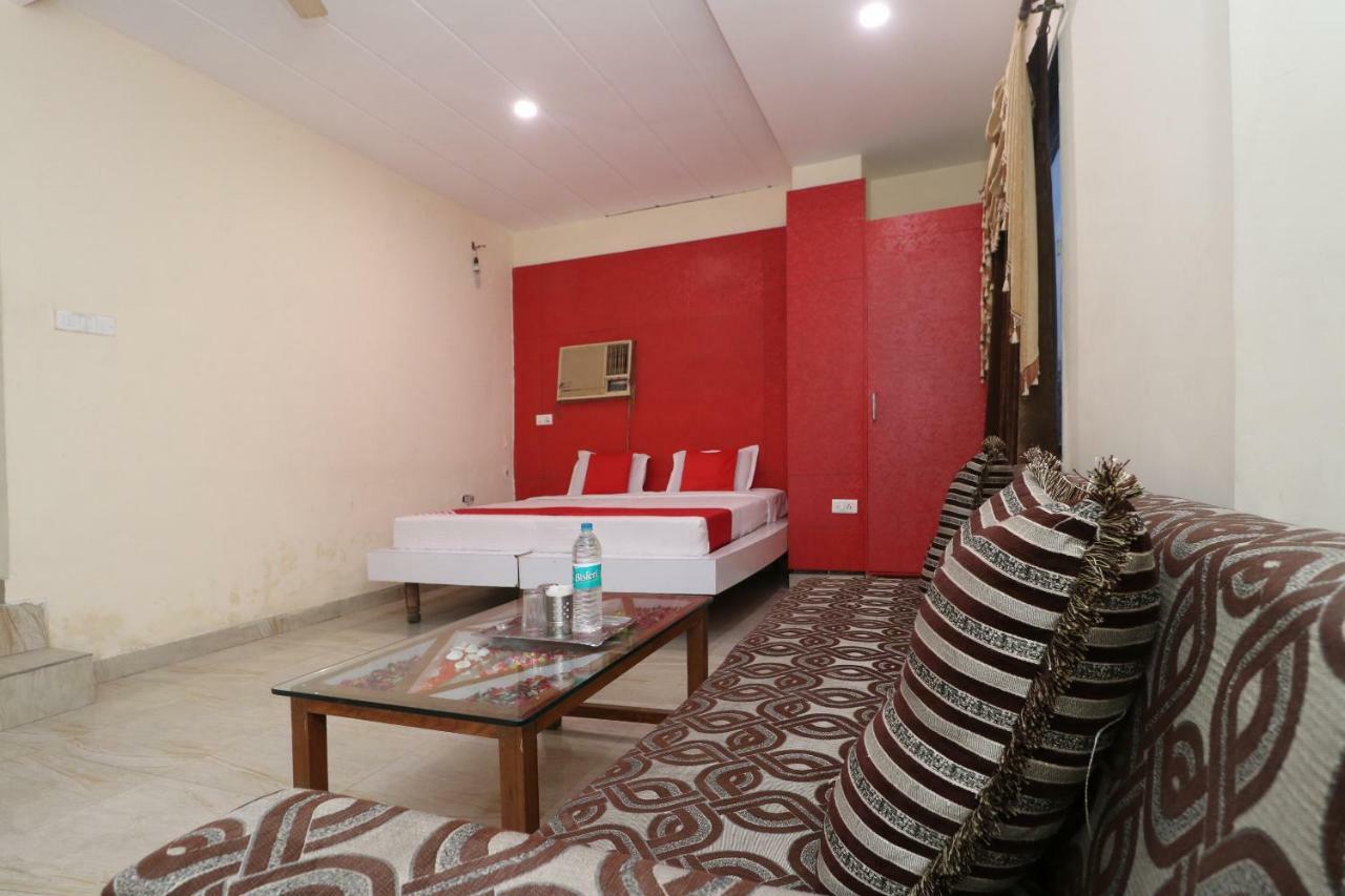 Oyo 29852 Hotel Golden View Abadpura Экстерьер фото