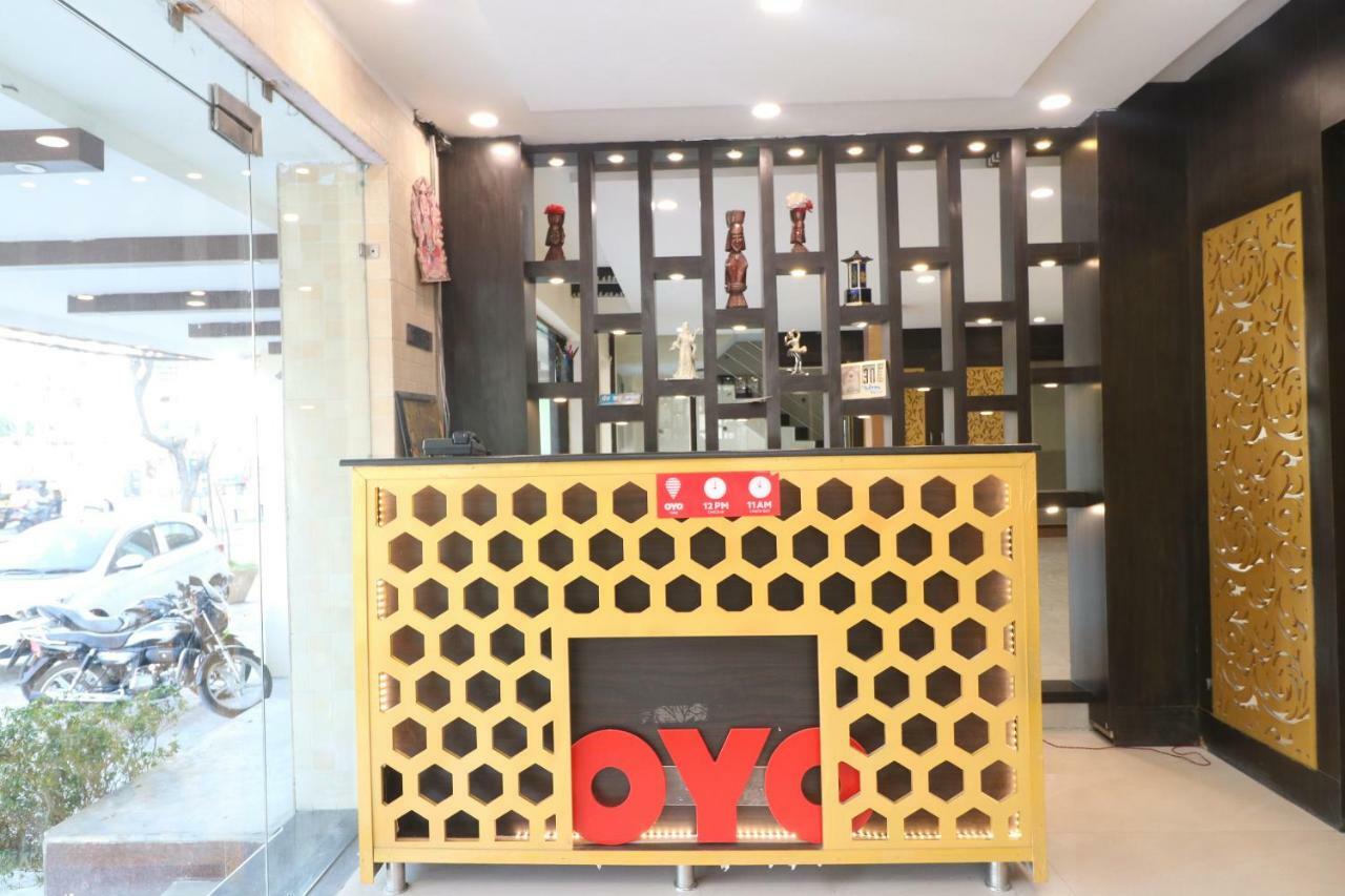 Oyo 29852 Hotel Golden View Abadpura Экстерьер фото