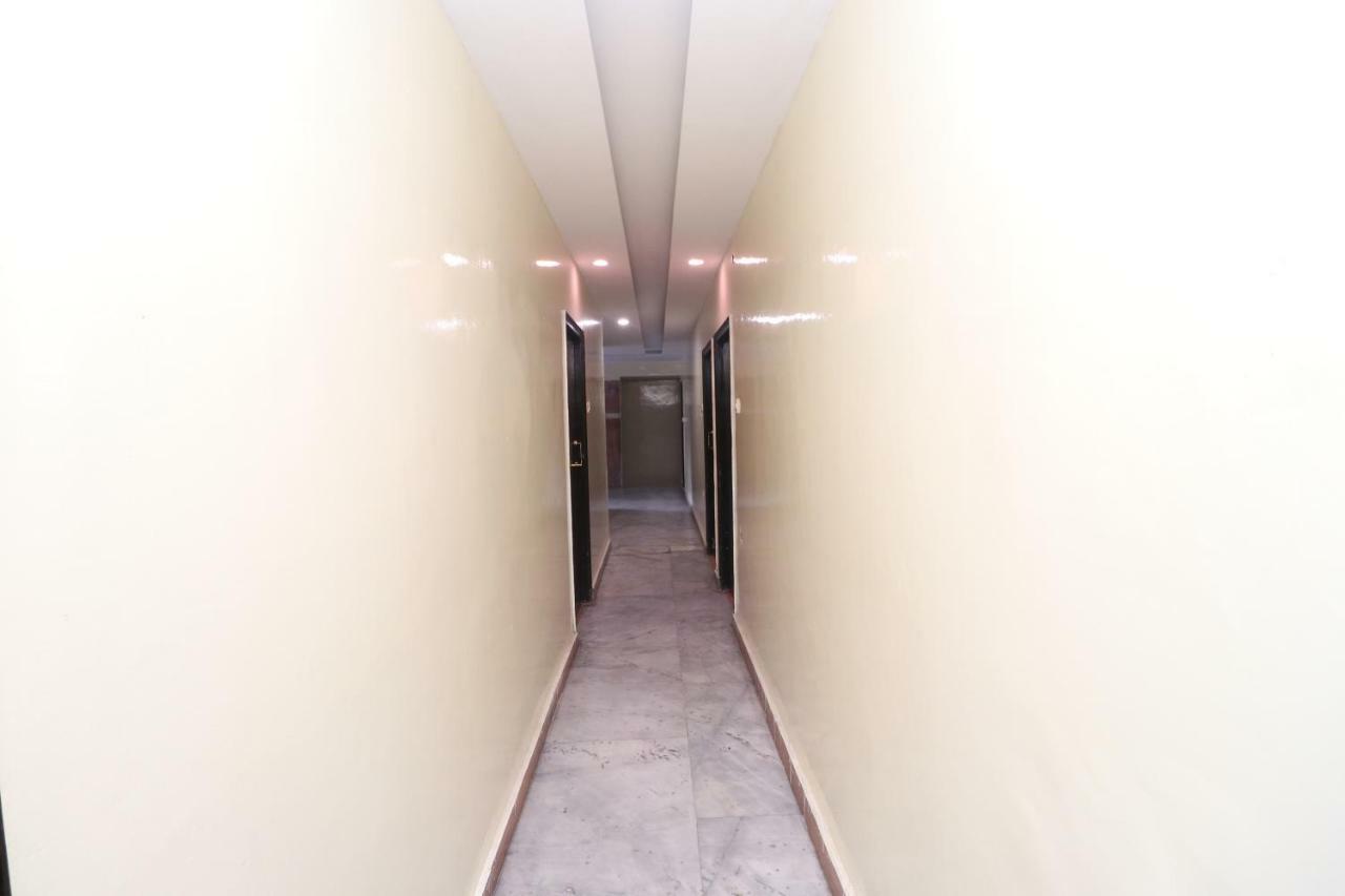 Oyo 29852 Hotel Golden View Abadpura Экстерьер фото