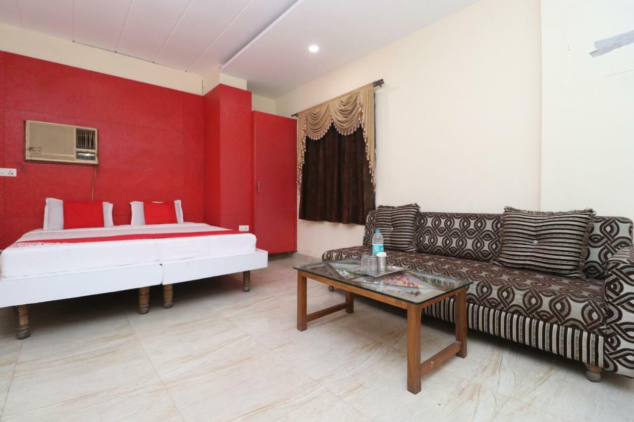 Oyo 29852 Hotel Golden View Abadpura Экстерьер фото