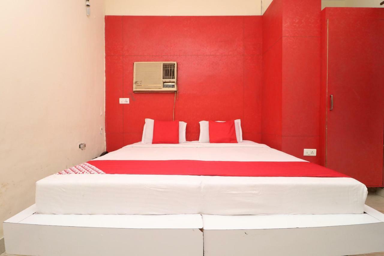 Oyo 29852 Hotel Golden View Abadpura Экстерьер фото