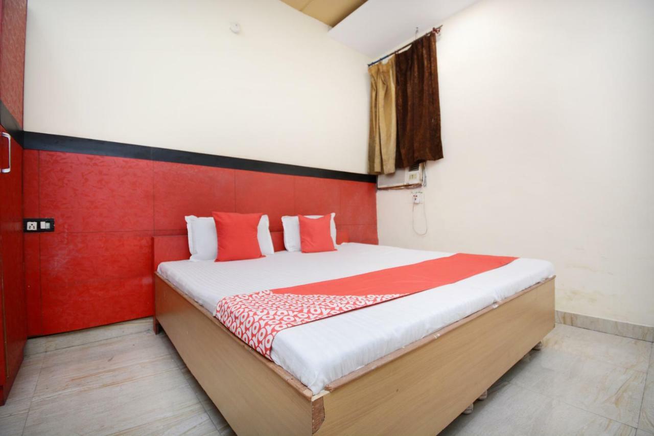 Oyo 29852 Hotel Golden View Abadpura Экстерьер фото